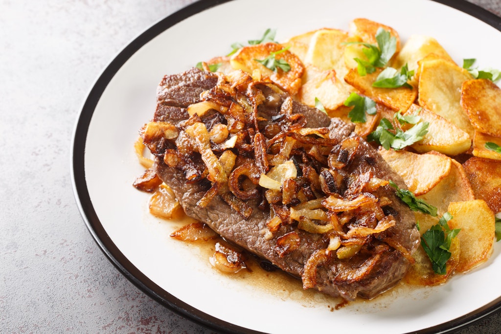 Rezept-f-r-Zwiebelrostbraten-So-schmeckt-der-DDR-Klassiker-wie-fr-her-bei-Oma