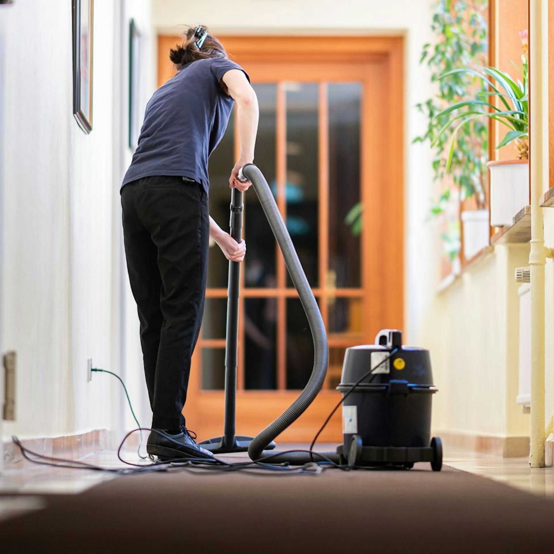 Der Milliarden-Beschiss mit den Putzhilfen in Deutschland