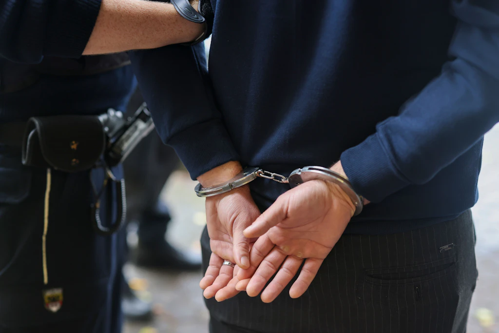 Filistin yanlısı grup polis binasına girdi