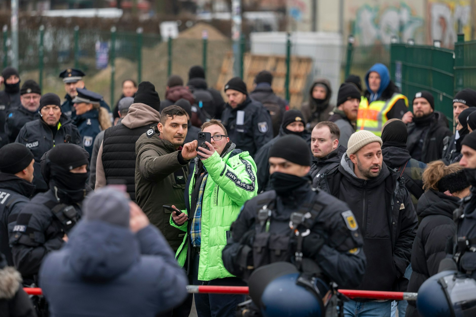 Ferhat Sentürk wird zum Treffpunkt der rechten Szene gebracht.