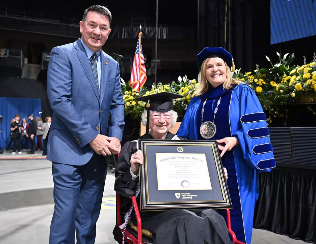 Urgroßmutter (90) bekommt Uni-Abschluss – und studiert weiter!