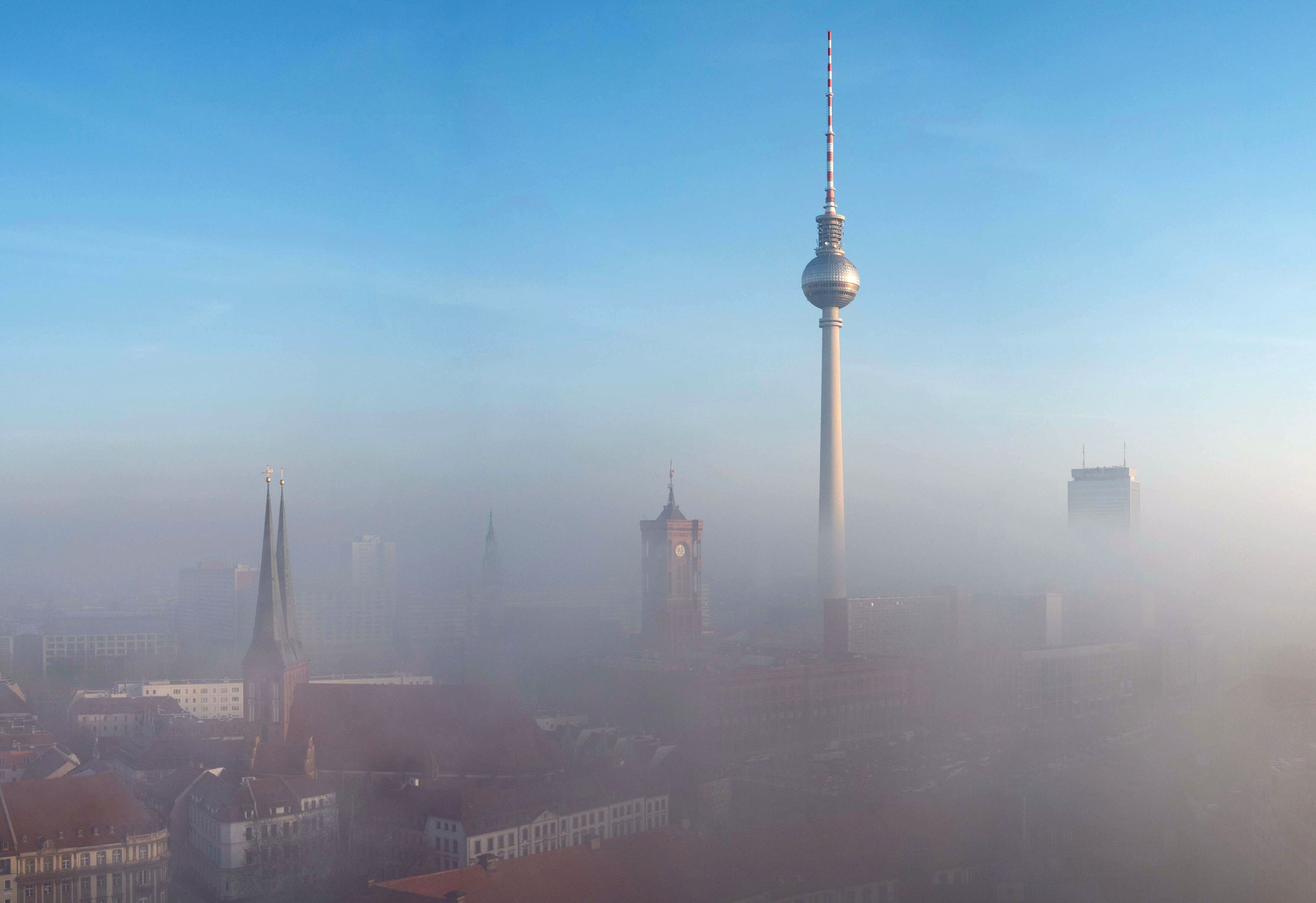 Berlin verliert an Attraktivität und gibt sich auf: Längst Zeit für die Kettensäge!