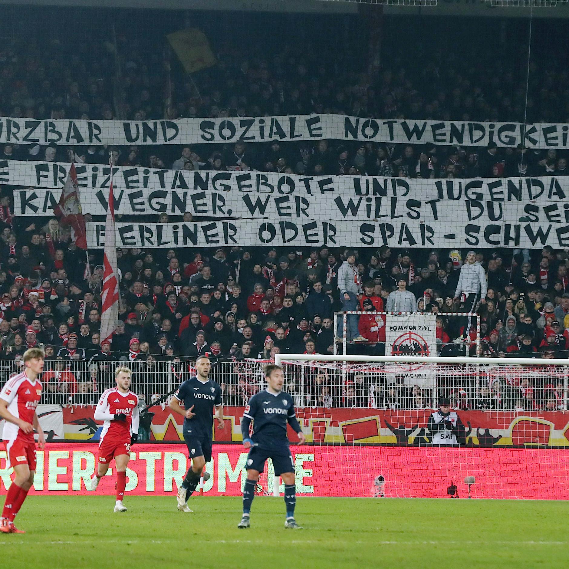 „Spar-Schwein!“: Ultras des 1. FC Union Berlin kritisieren nach Nancy Faeser auch Kai Wegner