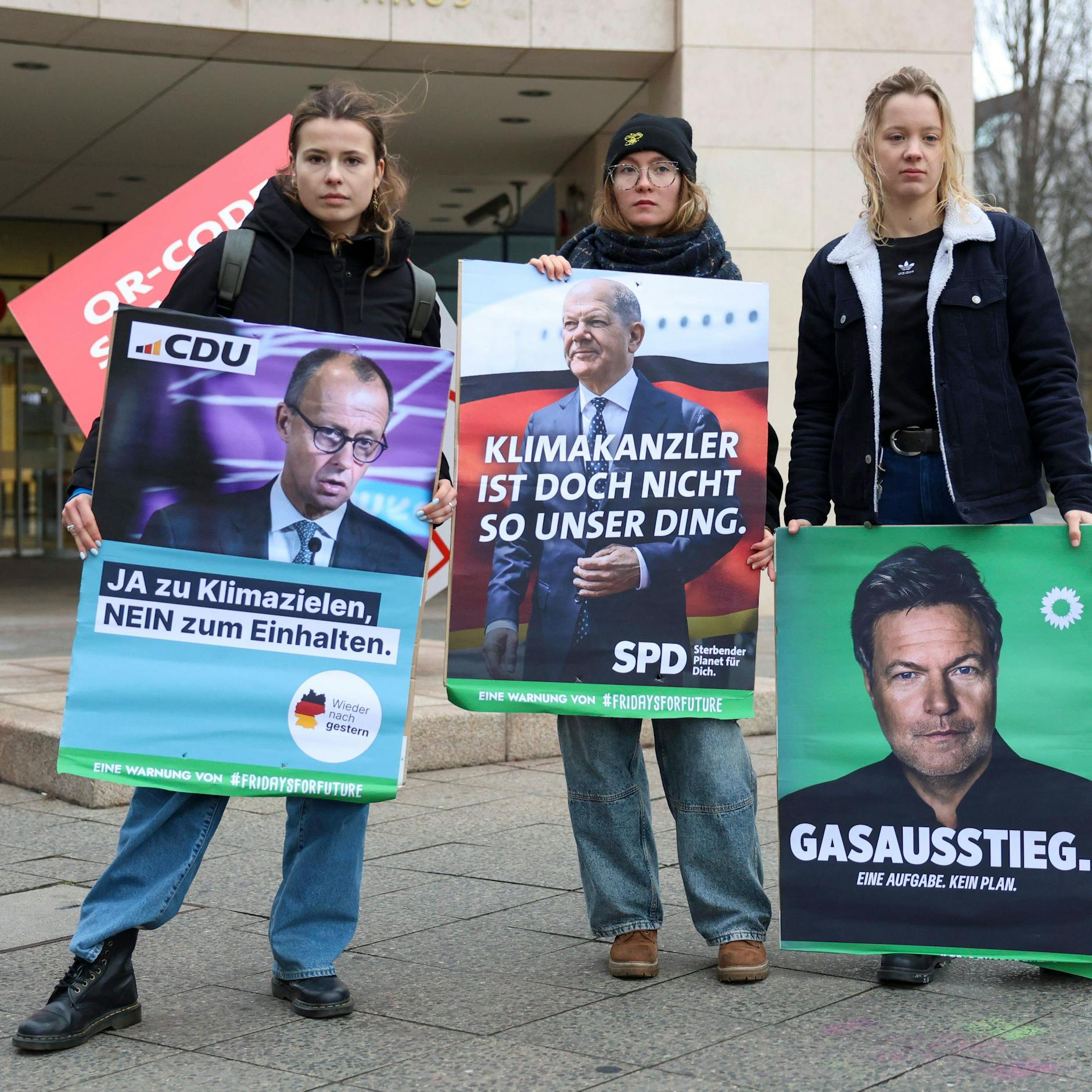 Image - Berlin: Luisa Neubauer protestiert gegen Wahlprogramm – SPD ruft Polizei