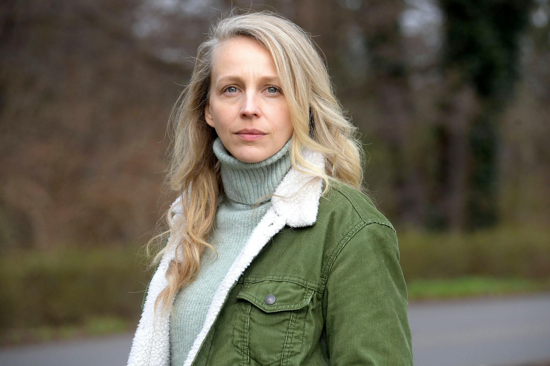 Petra Schmidt-Schaller wurde in Magdeburg geboren und wuchs in Ost-Berlin auf.