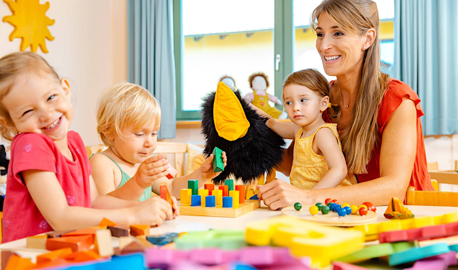 Gut ausgebildete Kita-Erzieher sind in Berlin Kindergärten nicht mehr so häufig anzutreffen. Immer mehr Quereinsteiger übernehmen den Job.