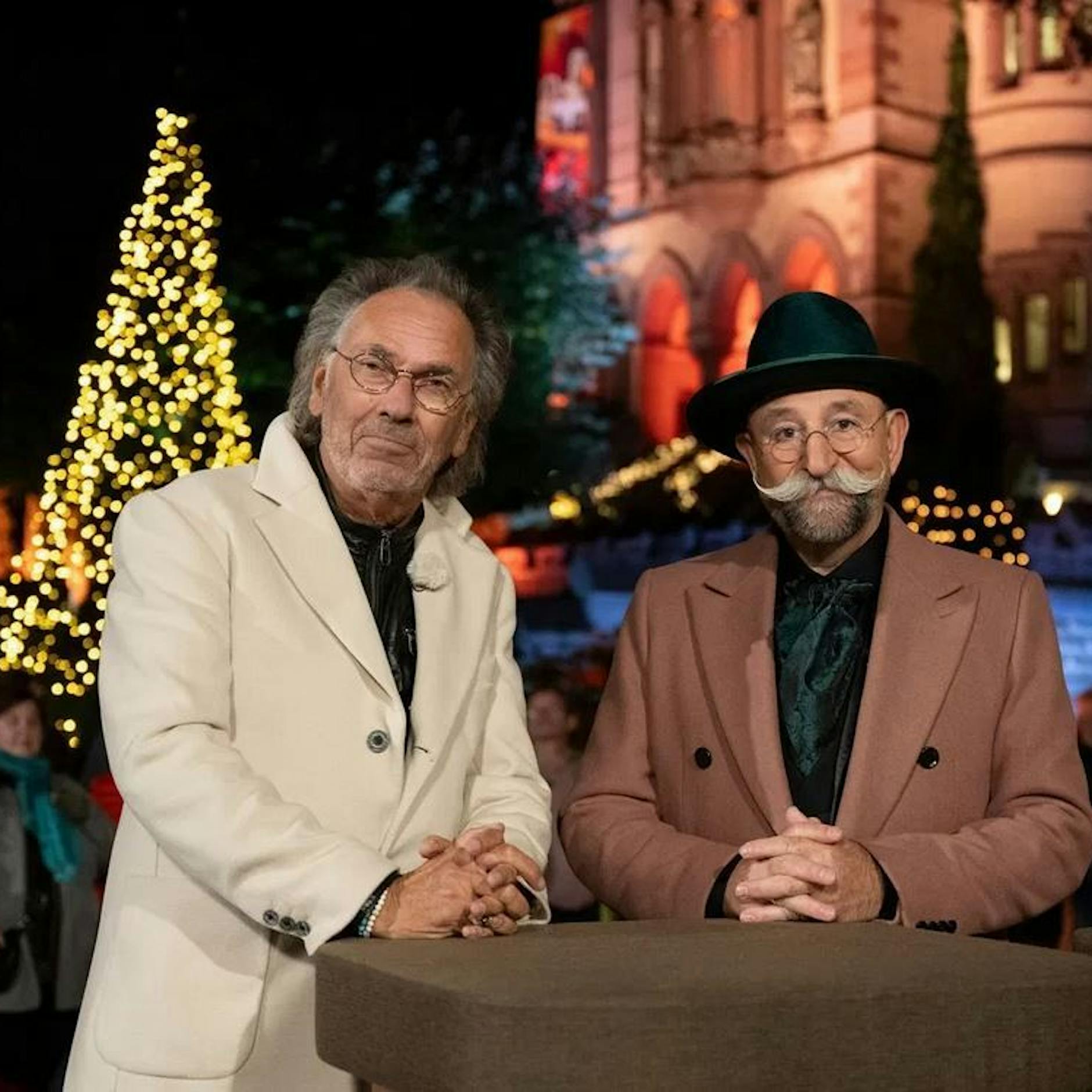 „Bares für Rares“: Hugo Egon Balder verkauft Nacktbilder – DAS hatten andere Promis dabei