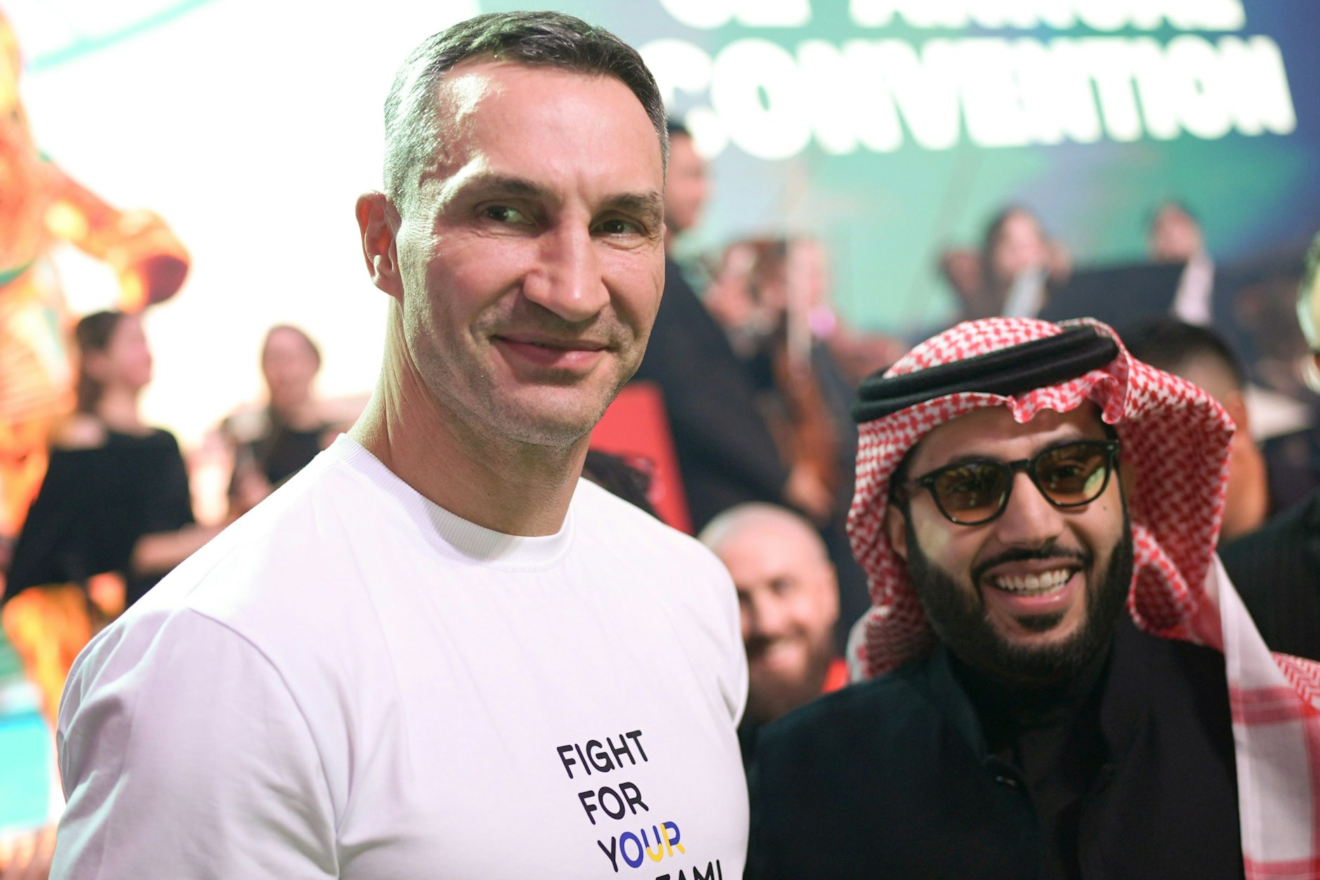 Treffpunkt Hamburg, Hotel Grand Elysée: Wladimir Klitschko und der saudi-arabische Marketing-Mann Turki Al-Sheikh.