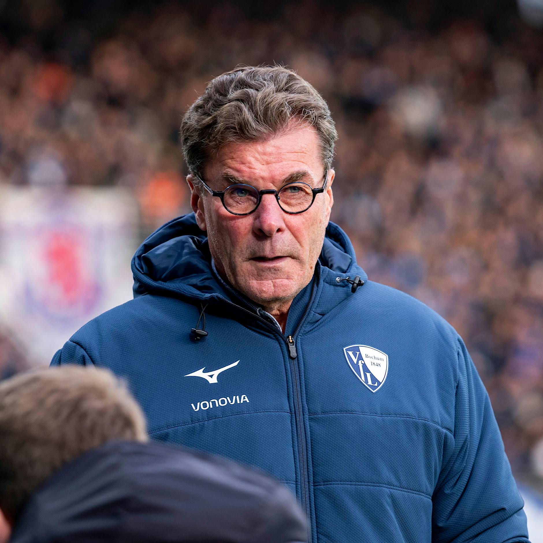 Nach Feuerzeugwurf-Skandal bei Union: Bochum-Trainer Dieter Hecking äußert sich