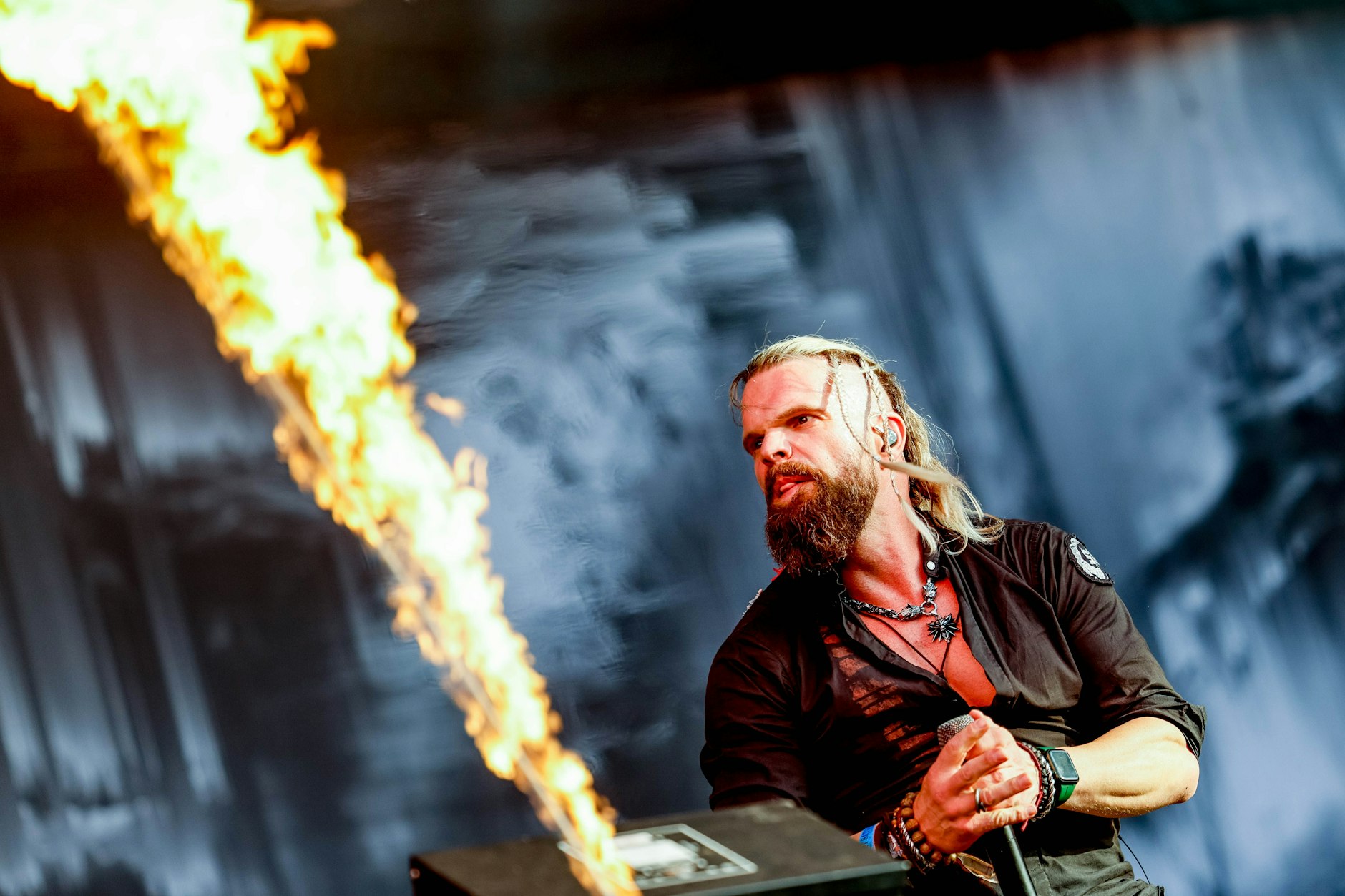 Jörg Roth, Sänger der Band Saltatio Mortis, steht beim Wacken Open Air auf der Bühne – am 19. Dezember tritt die Band live beim „Bloody X-mas Markt“&nbsp;auf – hier geht es ums Blutspenden!