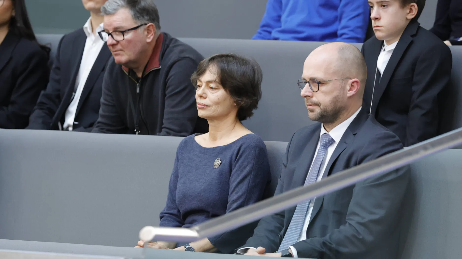 Elena Gordon (Bildmitte) ist die Mutter des Putin-Kritikers Wladimir Kara-Mursa und klagte am Dienstag über Vergiftungserscheinungen.