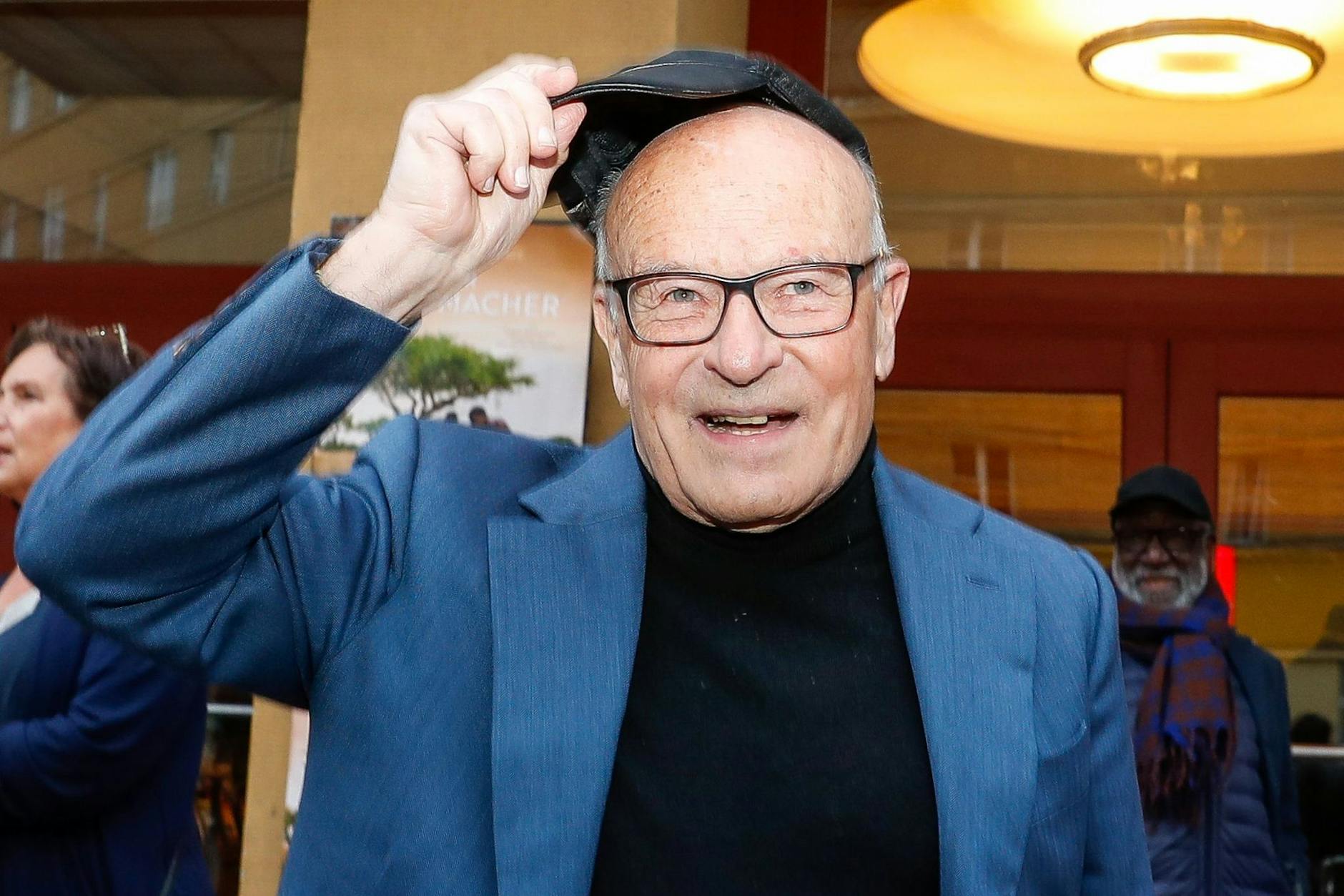 Volker Schlöndorff warnt: Die deutsche Filmförderung kriselt schwer.