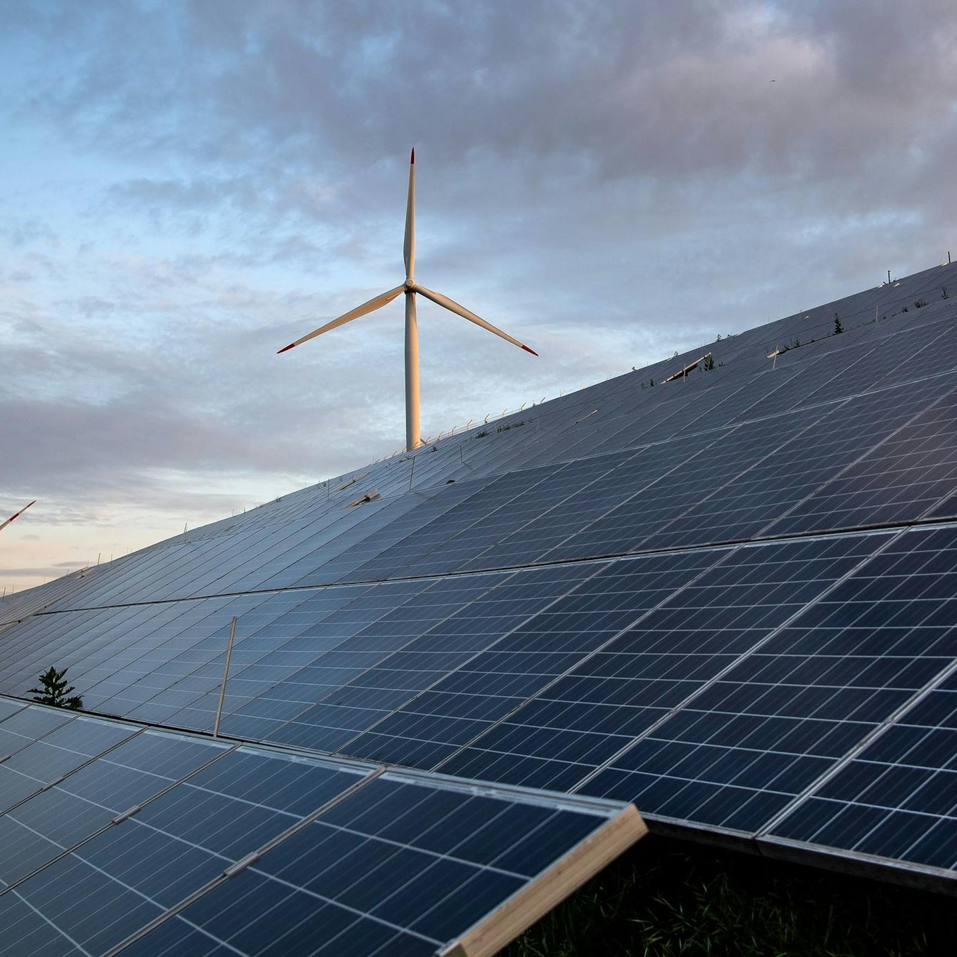 Image - Deutschland kämpft mit negativen Strompreisen – Experte warnt: „Läuft aus dem Ruder“