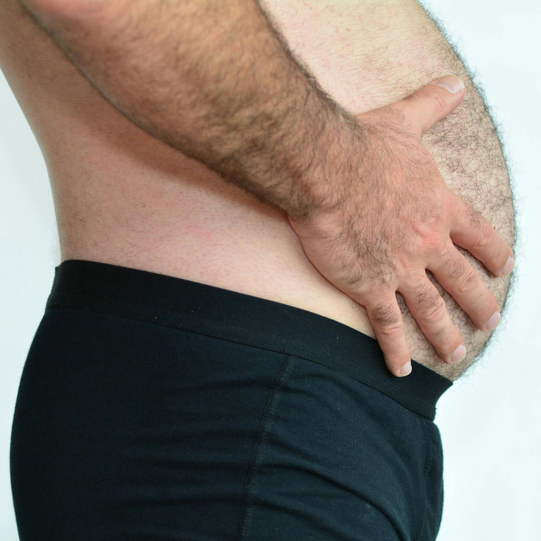 Viele greifen bei Verstopfung und Blähbauch schnell zu Abführmitteln. Ein Fehler!
