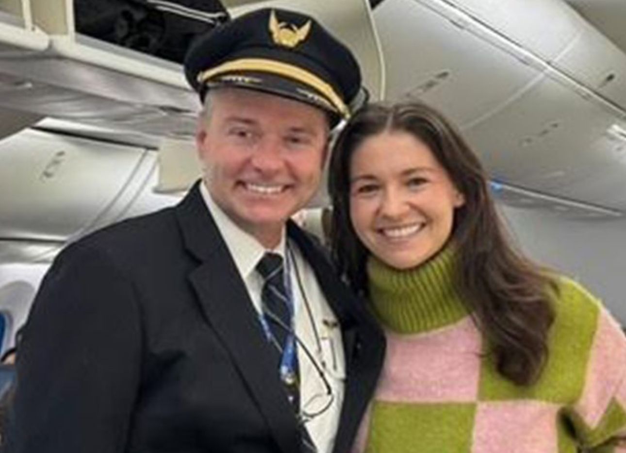 An Krebs erkrankter Pilot dankt seiner Lebensretterin an Bord +++ mit Video!