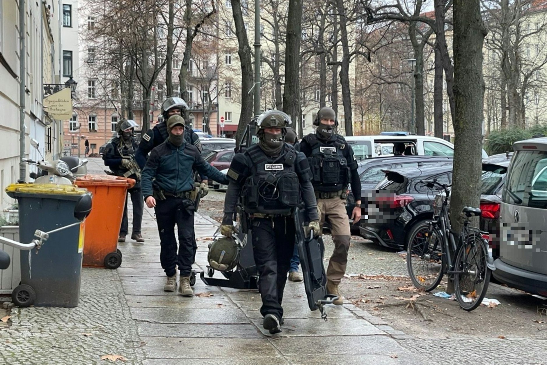 Das SEK im Einsatz am Zionskirchplatz