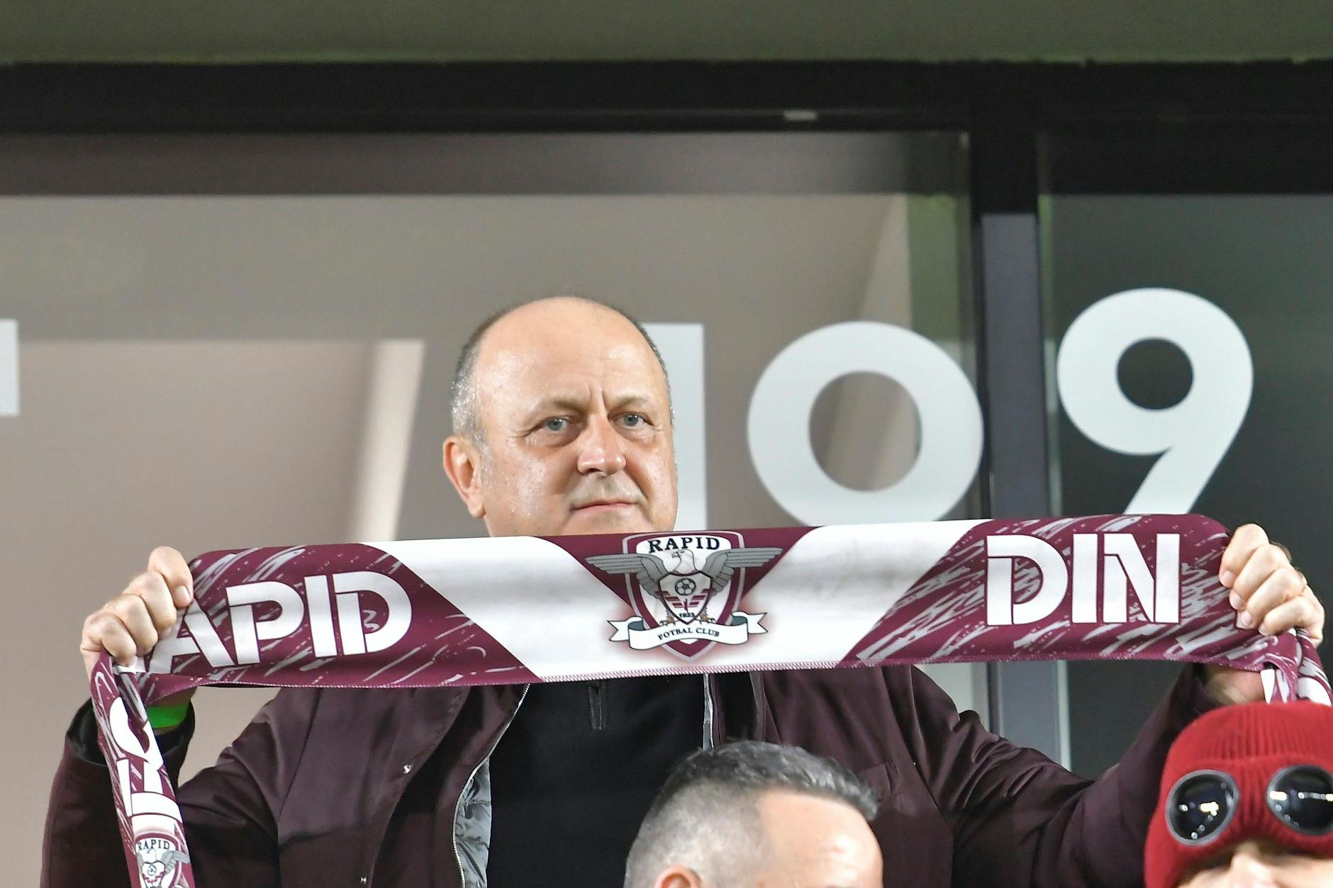 Möbel-Mogul Dan Sucu aus Rumänien kaufte erst Rapid Bukarest und jetzt den FC Genua in Italien.