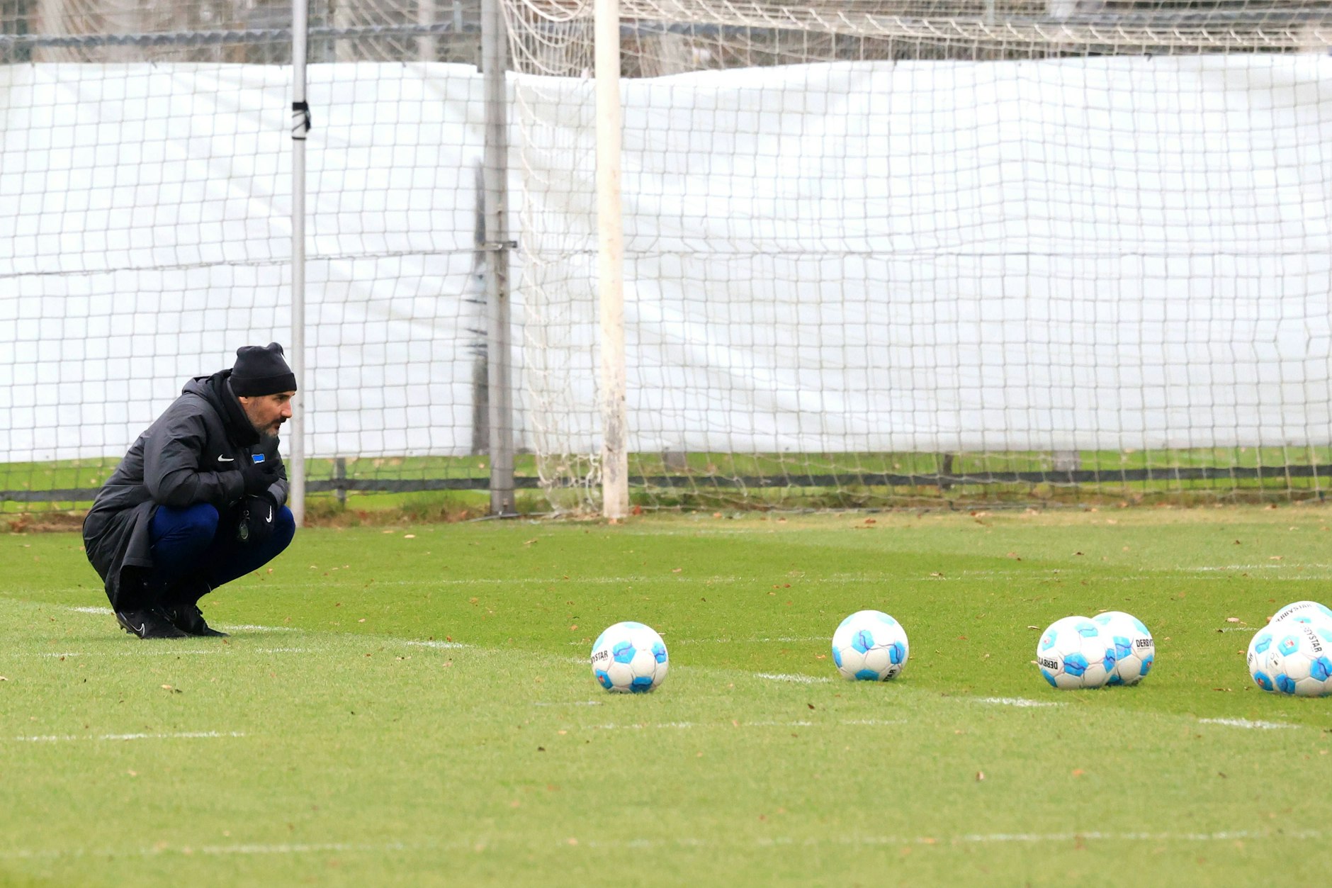 Hertha-Trainer Cristian Fiel kann mit der Hinrunde nicht zufrieden sein und grübelt, was besser werden muss.