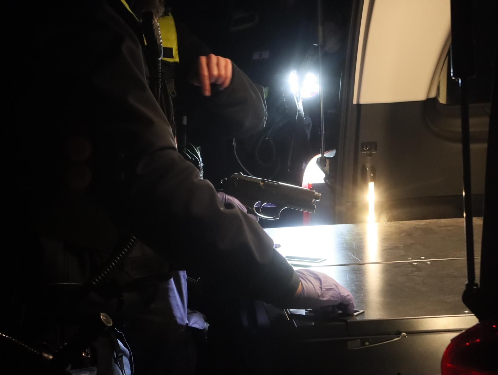 Image - Berlin-Neukölln: Mann kommt mit Waffe in Bar und schreit „jetzt stirbst du!“  – Ladehemmung