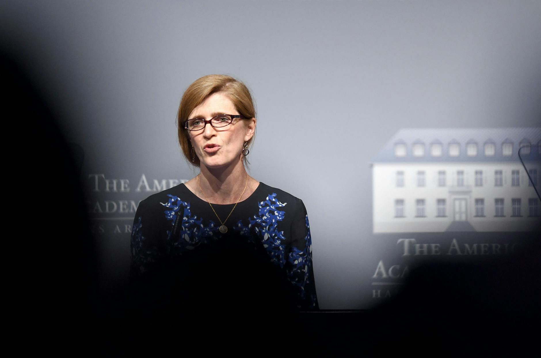 Samantha Power, Chefin von USAID, finanziert die OCCRP, einem Zulieferer des Spiegel.