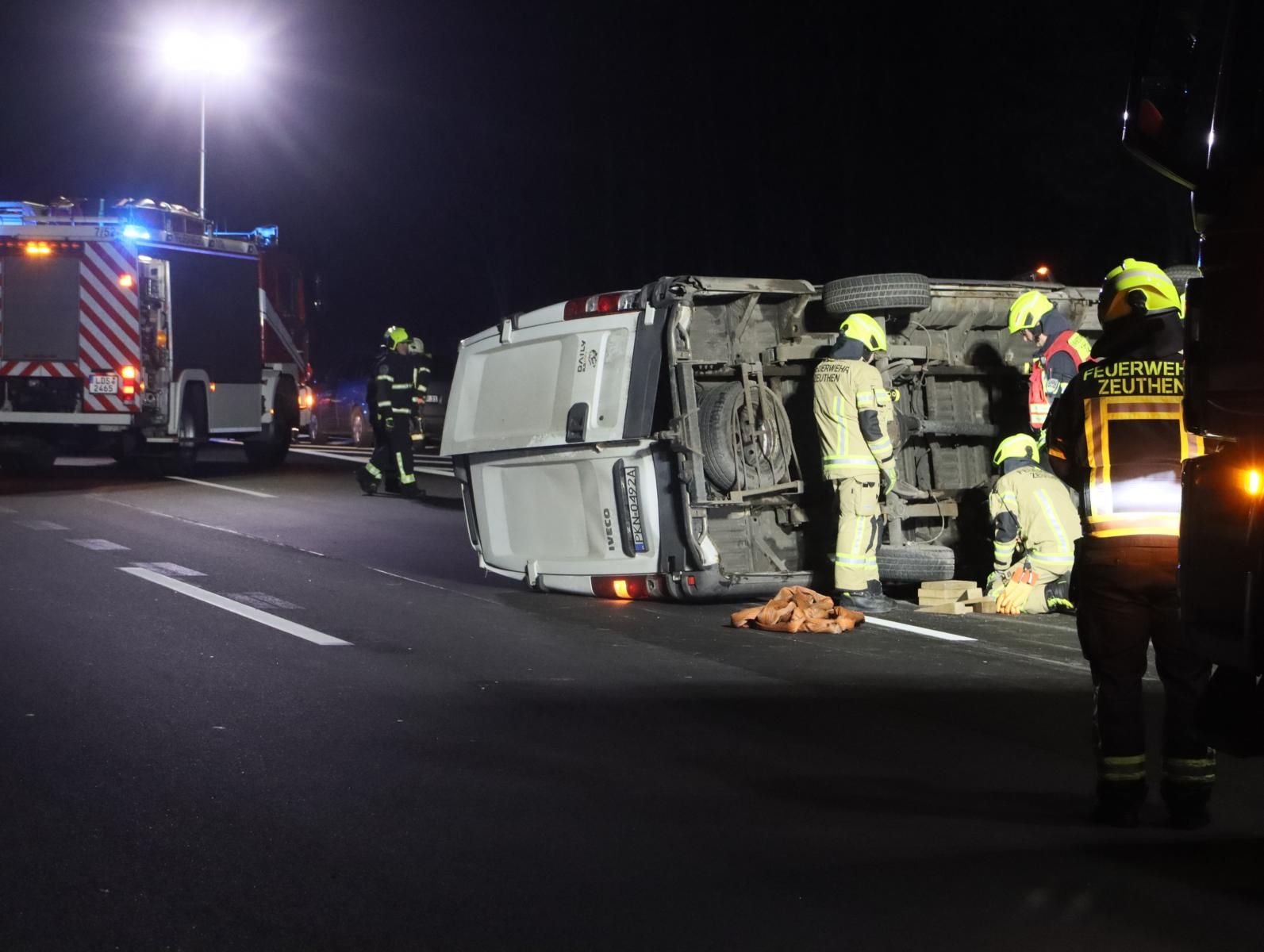 Image - Rumms-Nacht von Berlin: Etliche verletzt, viel Schrott – war Alkohol im Spiel?