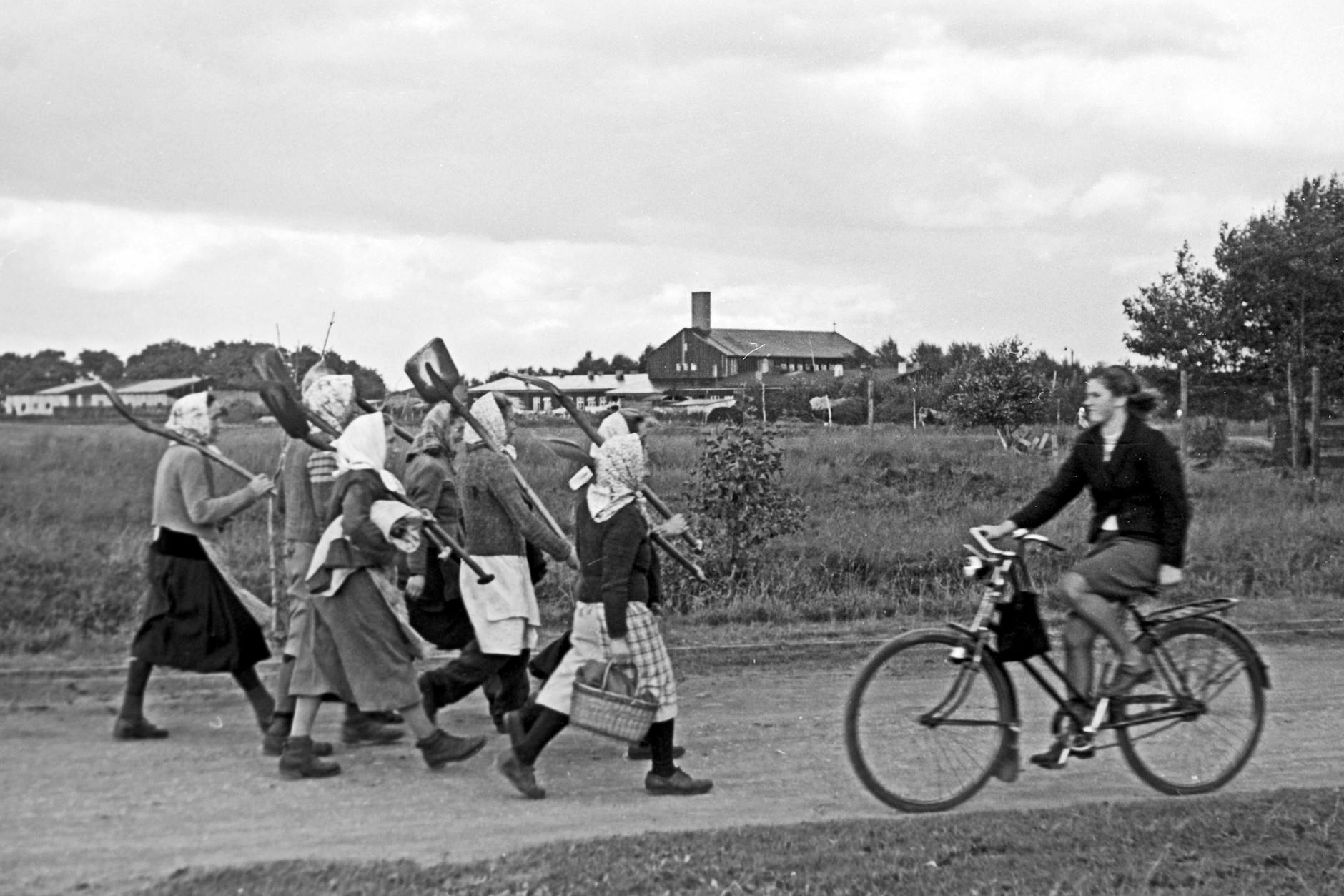 Dorfszene in Nachkriegsdeutschland, 1947