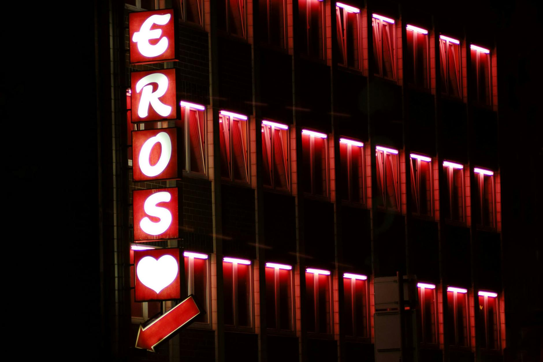 Wird in Ludwigsfelde bald Brandenburgs größtes Bordell eröffnet (Symbolbild)?