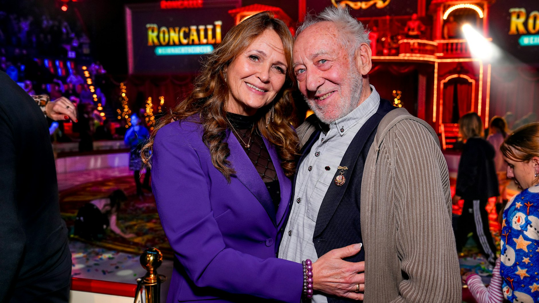 Dieter Hallervorden mit seiner Frau Christiane bei der Roncalli-Premiere in Berlin.