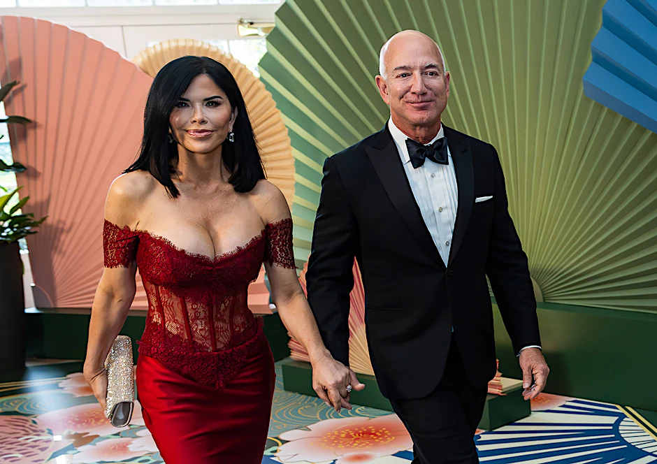 Jeff Bezos will laut Berichten seine Partnerin Lauren Sanchez am kommenden Wochenende heiraten. Die Hochzeit soll laut den Angaben 600 Millionen US-Dollar kosten.