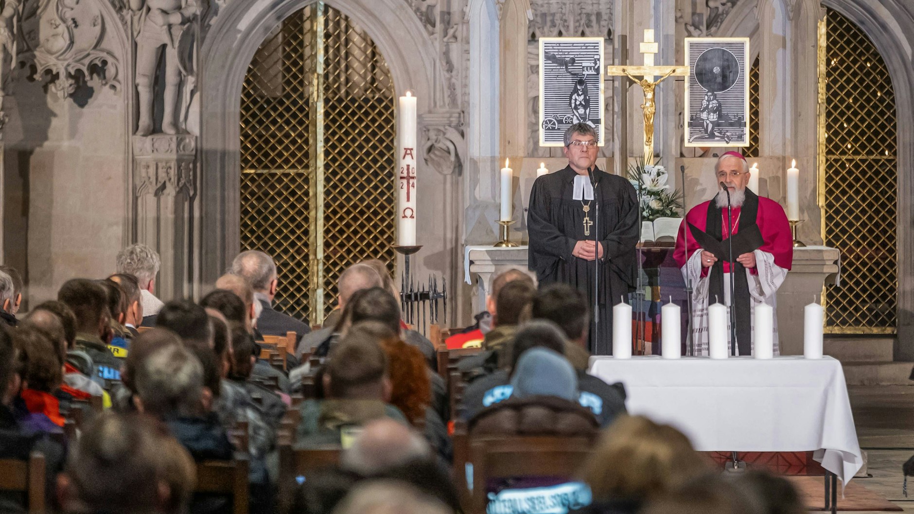 Magdeburger Dom: Ökumenischer Gedenkgottesdienst am Samstagabend nach dem Anschlag auf dem Weihnachtsmarkt.