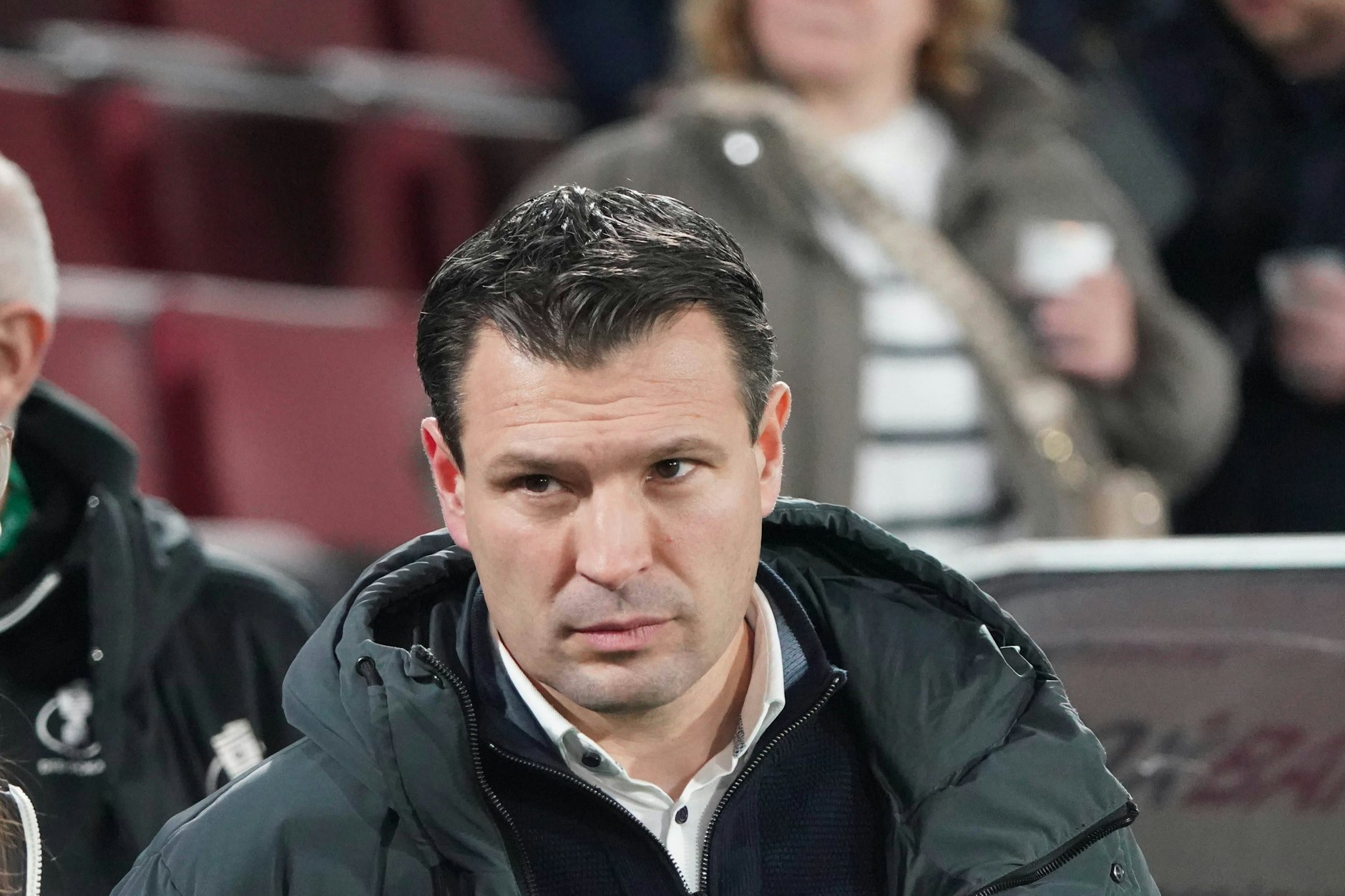 Trotz enttäuschender Hinrunde hält Herthas Sportdirektor Benjamin Weber an Trainer Cristian Fiel fest.