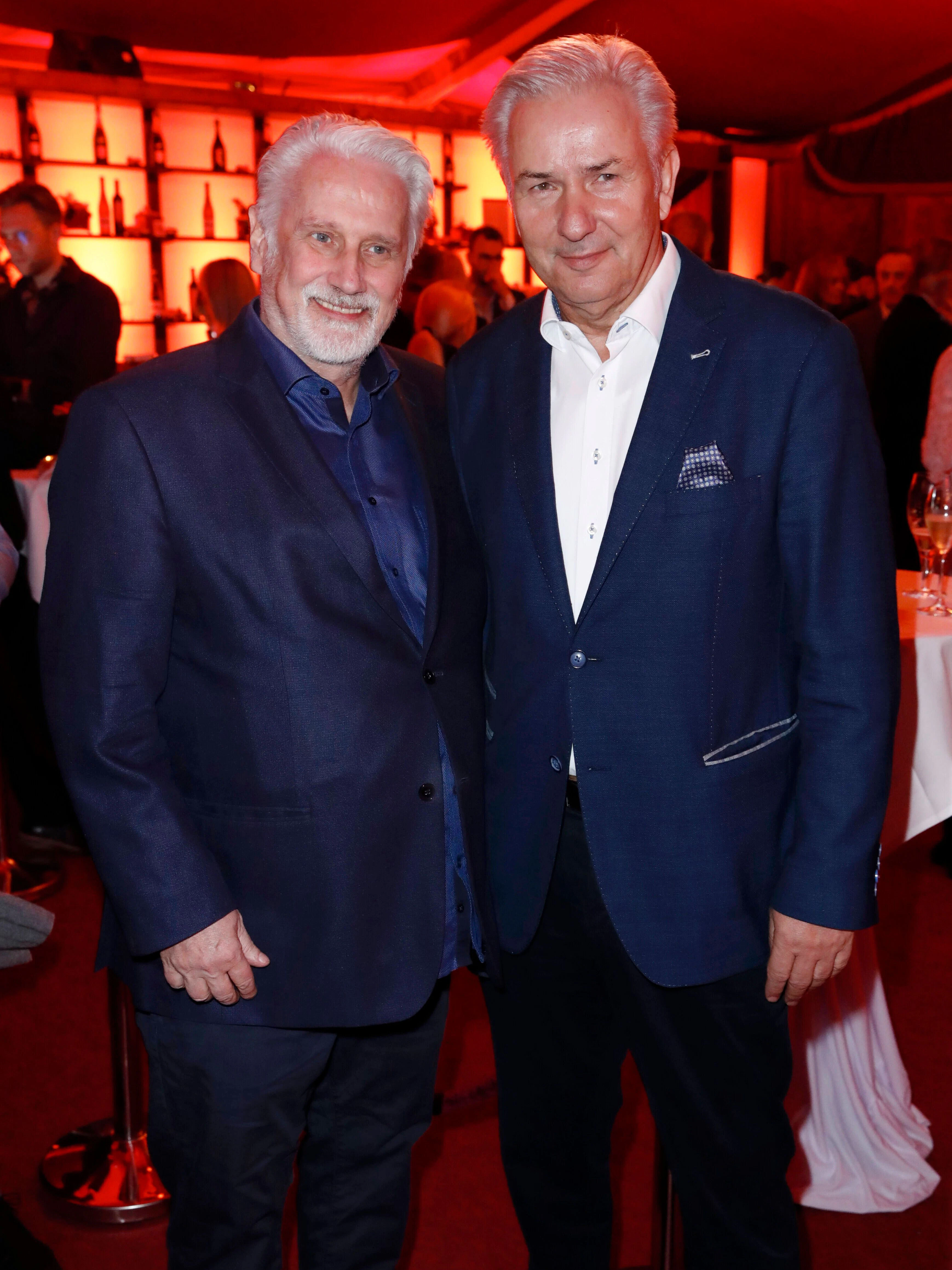 Klaus Wowereit (re.) mit Jörn Kubicki im November 2018 bei der Gala-Premiere im Palazzo-Spiegelpalast in Berlin.