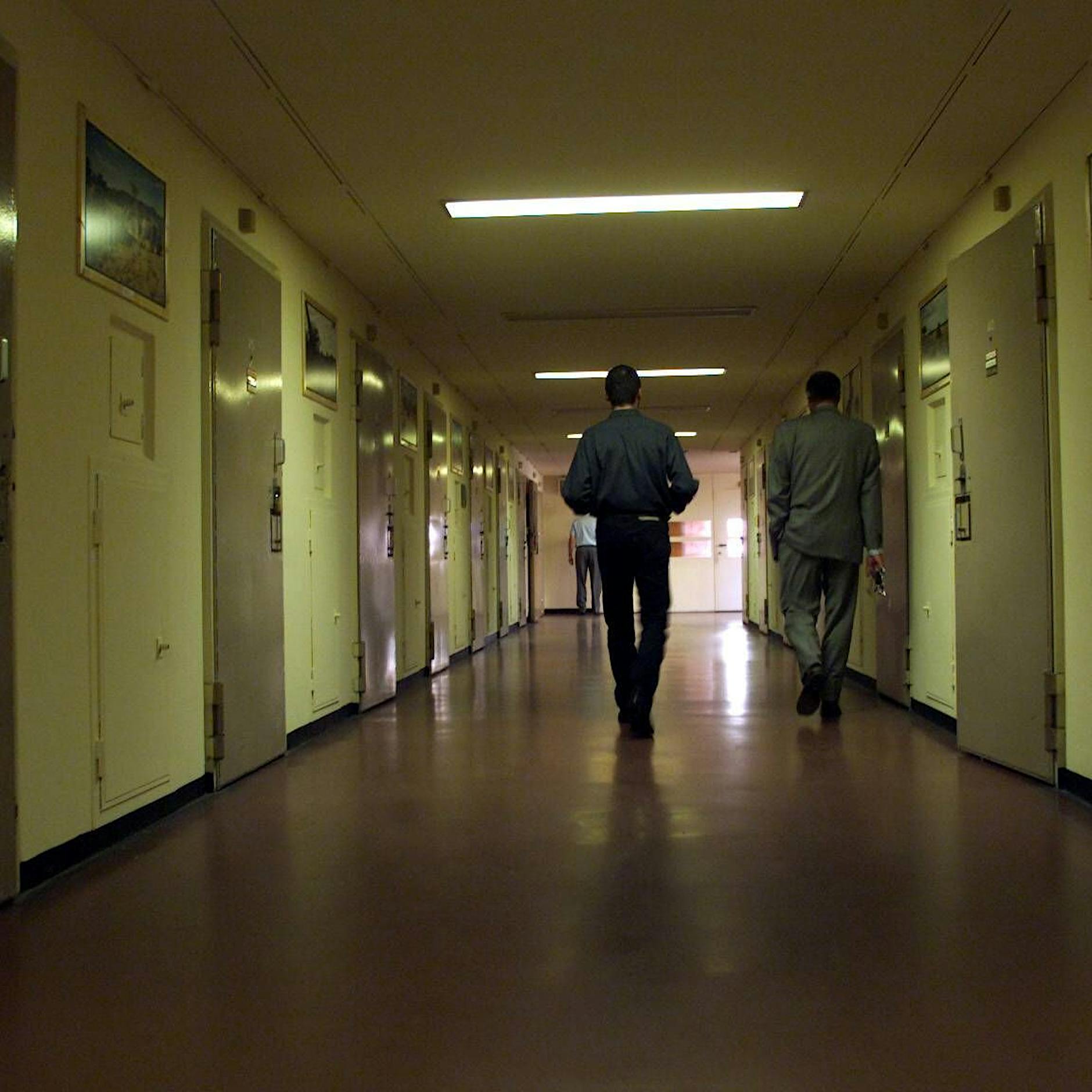 Deutscher Terrorist Johannes Weinrich will in Berlin in Haft bleiben – Bericht