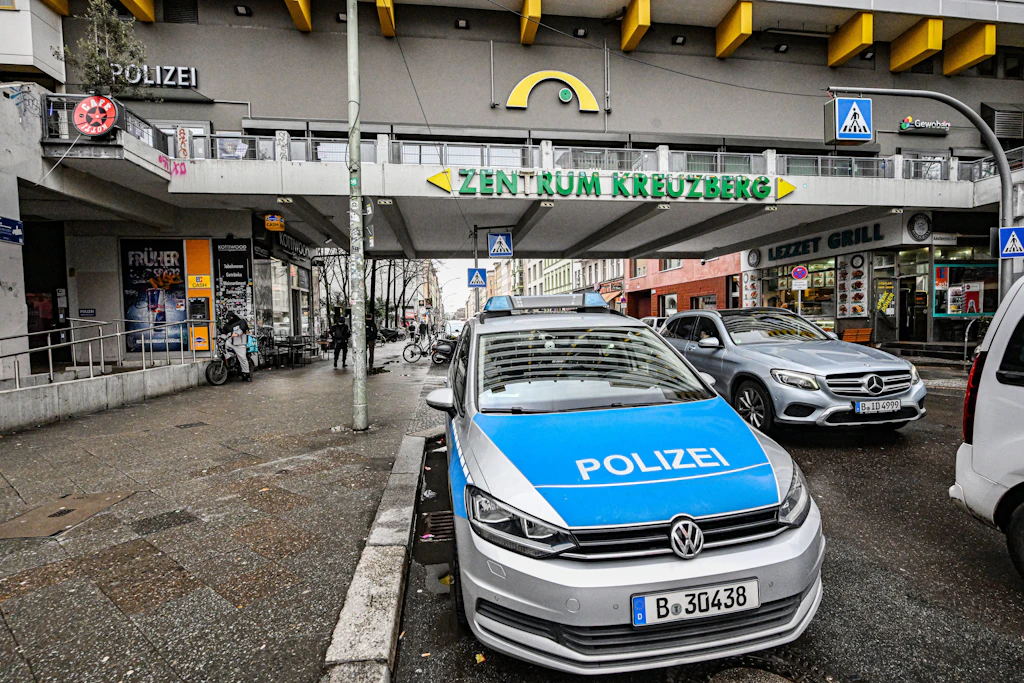 Drogenhändler, Taschendiebe, Gewalt: Aber die Polizei lobt die Kotti-Wache