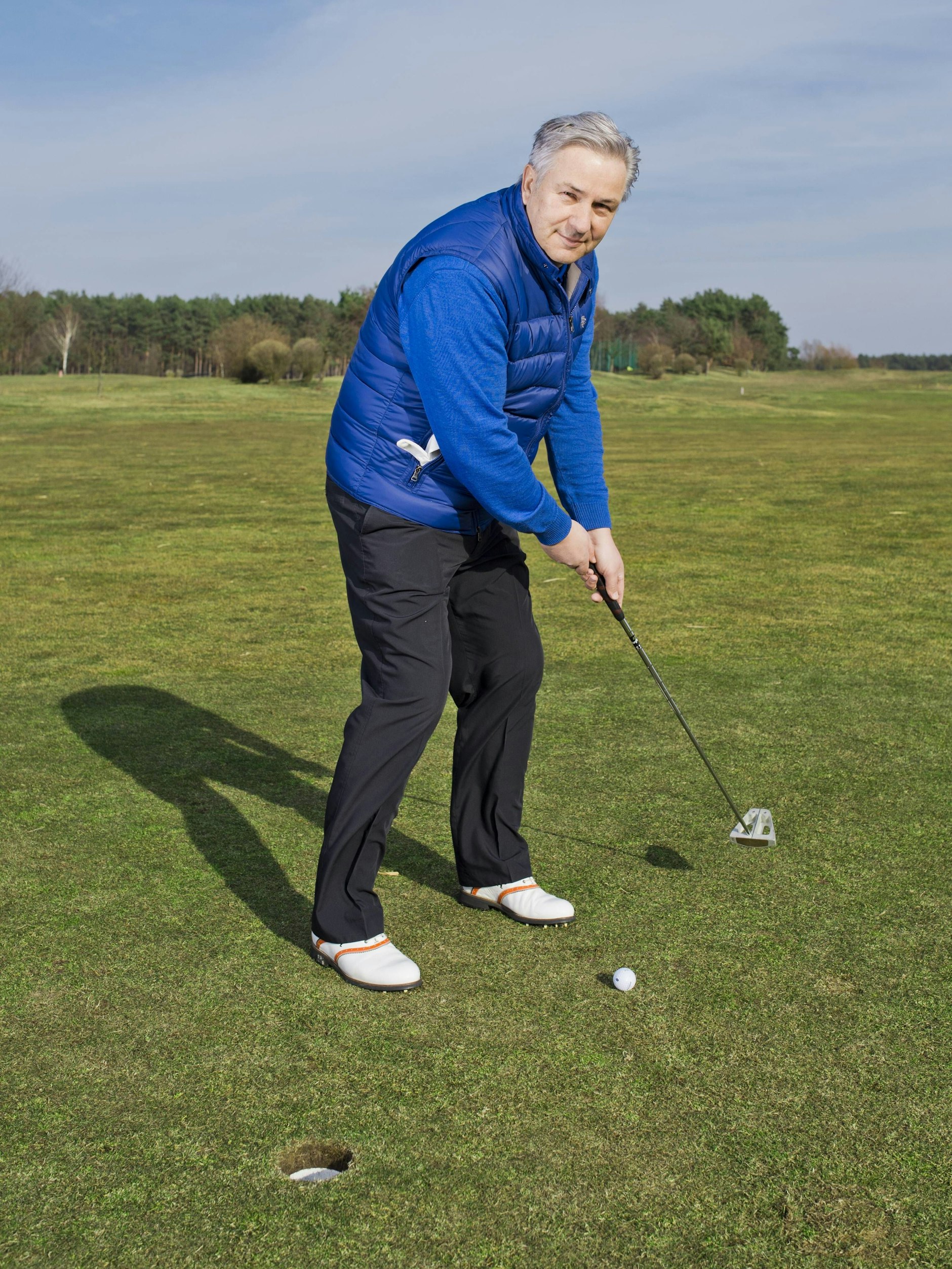 Nicht zufrieden mit seinem Handicap, aber mit viel Spaß dabei. Klaus Wowereit spielt viel Golf.