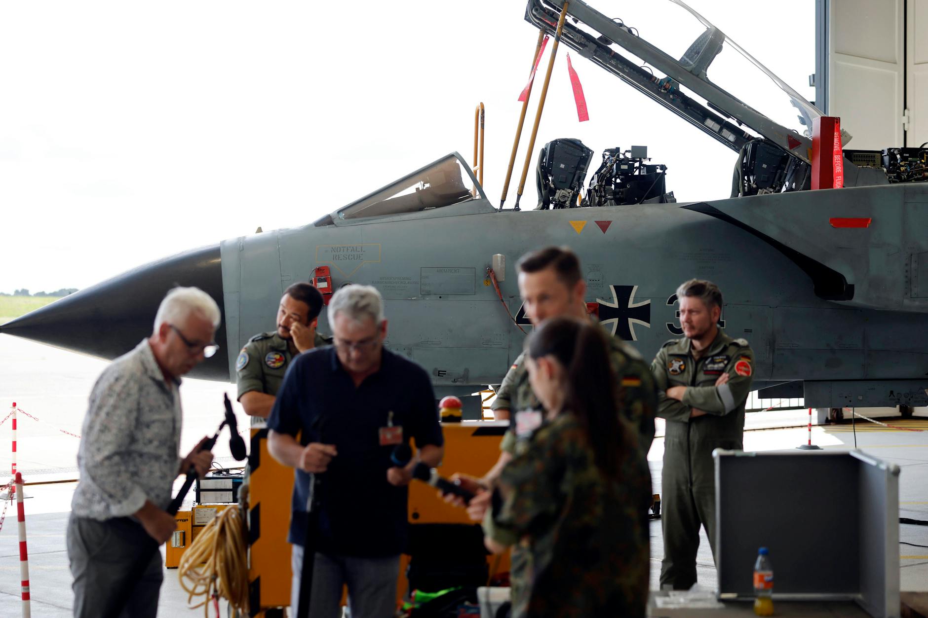 Kampfflugzeuge vom Typ Tornado, zu sehen im Fliegerhorst in Büchel