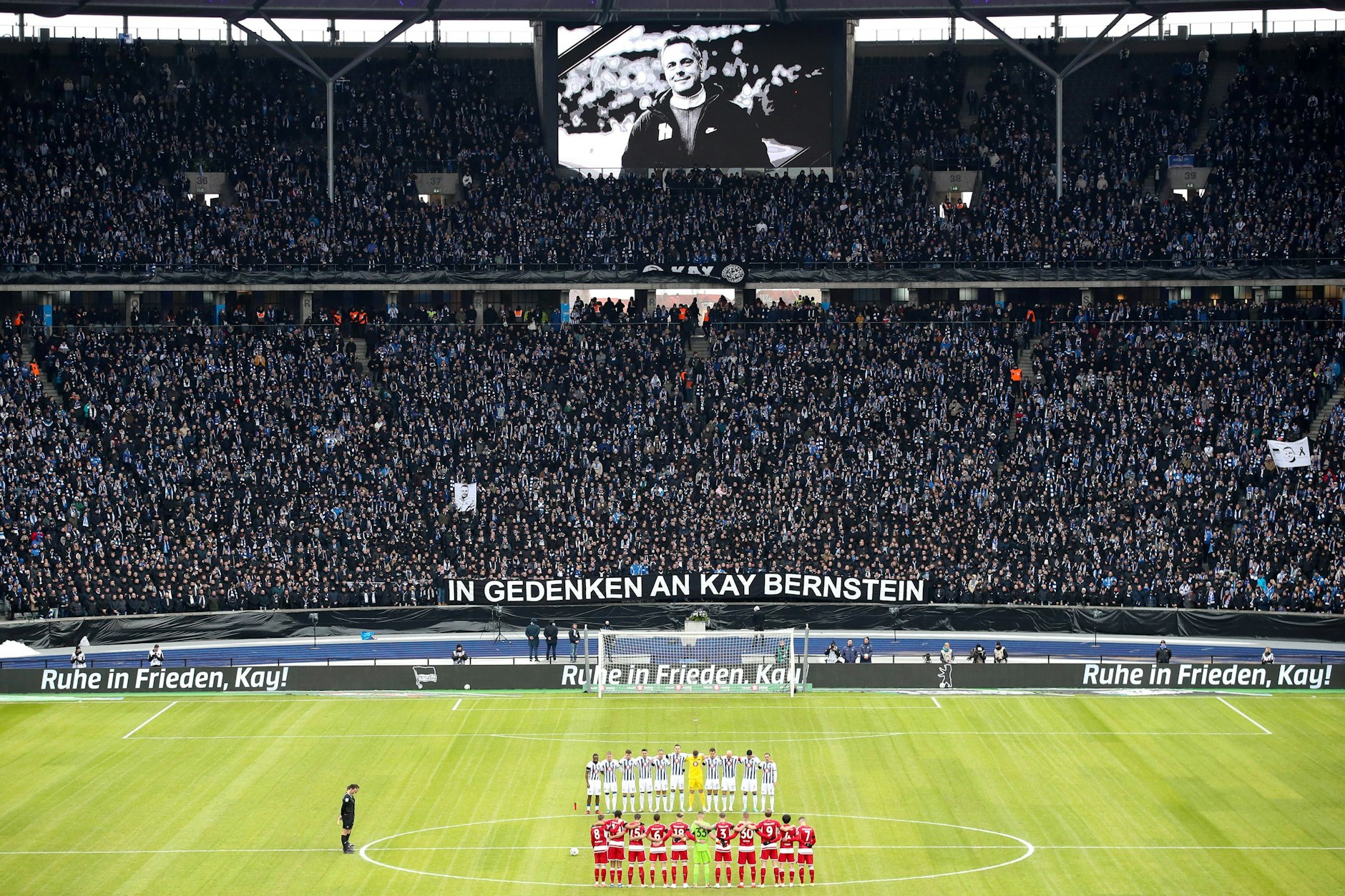 Das Olympiastadion wurde am 21. Januar für den verstorbenen Präsidenten Kay Bernstein zur größten Trauerstätte der Welt. Doch wie haben Herthas Spieler das verkraftet?