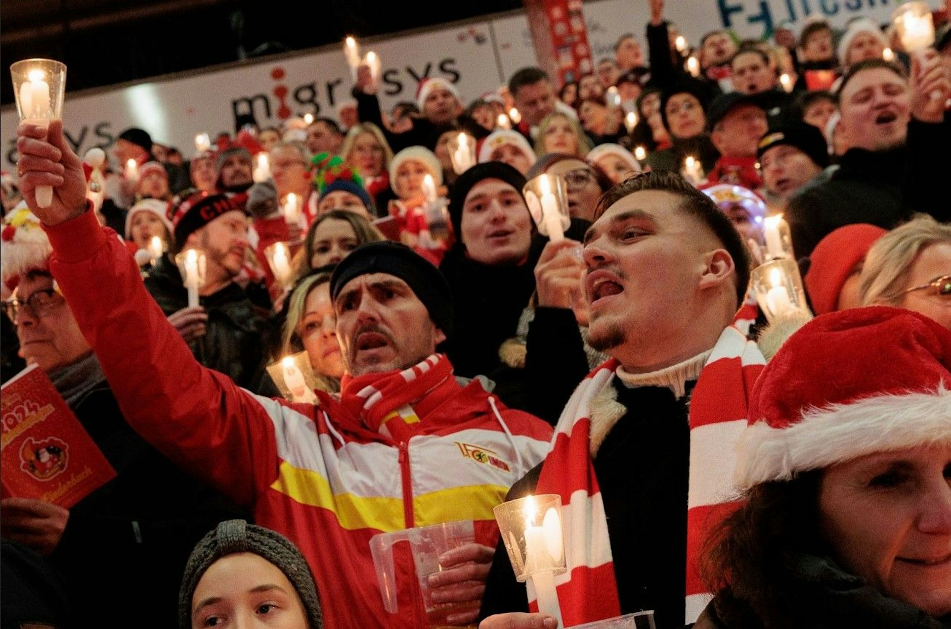 ... und natürlich singen auch die Erwachsenen.