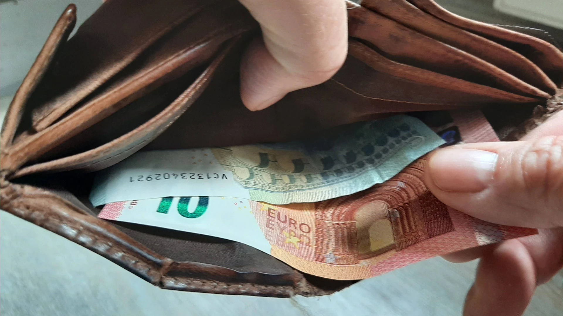 Einmalzahlung oder monatliche Rente? Worauf Sie bei der Auszahlung fälliger  Rentenverträge achten sollten