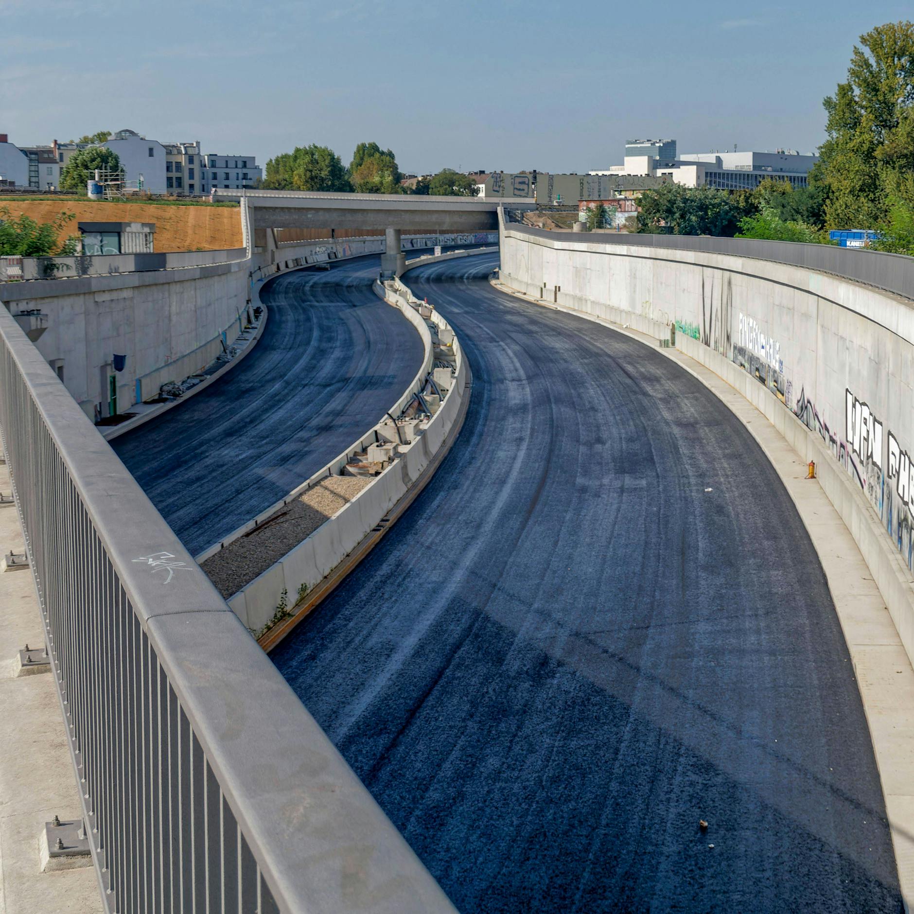 Eröffnung der A100: Das schlimmste Verkehrs-Chaos aller Zeiten!