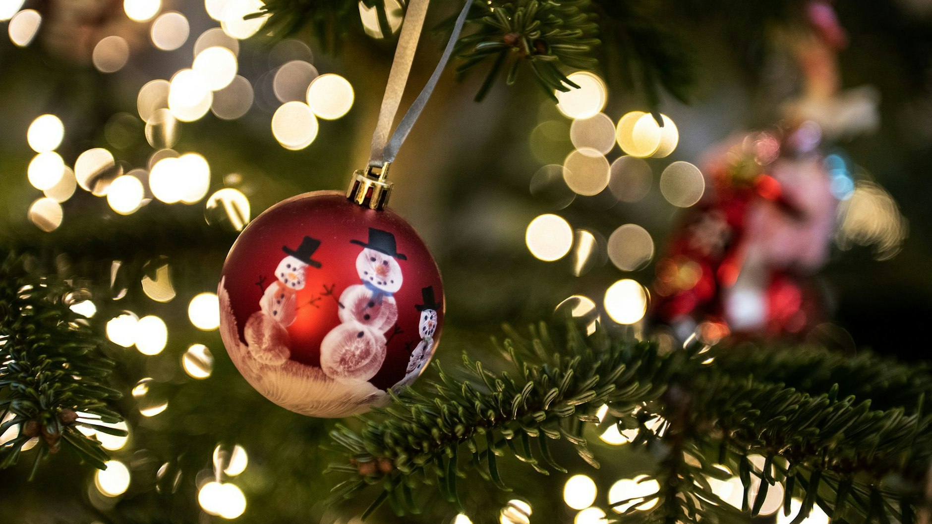 Weihnachten, das Fest der Familie und der Liebe – doch mancher bleibt an Heiligabend einsam und gerät aus anderen Gründen in eine Krise.