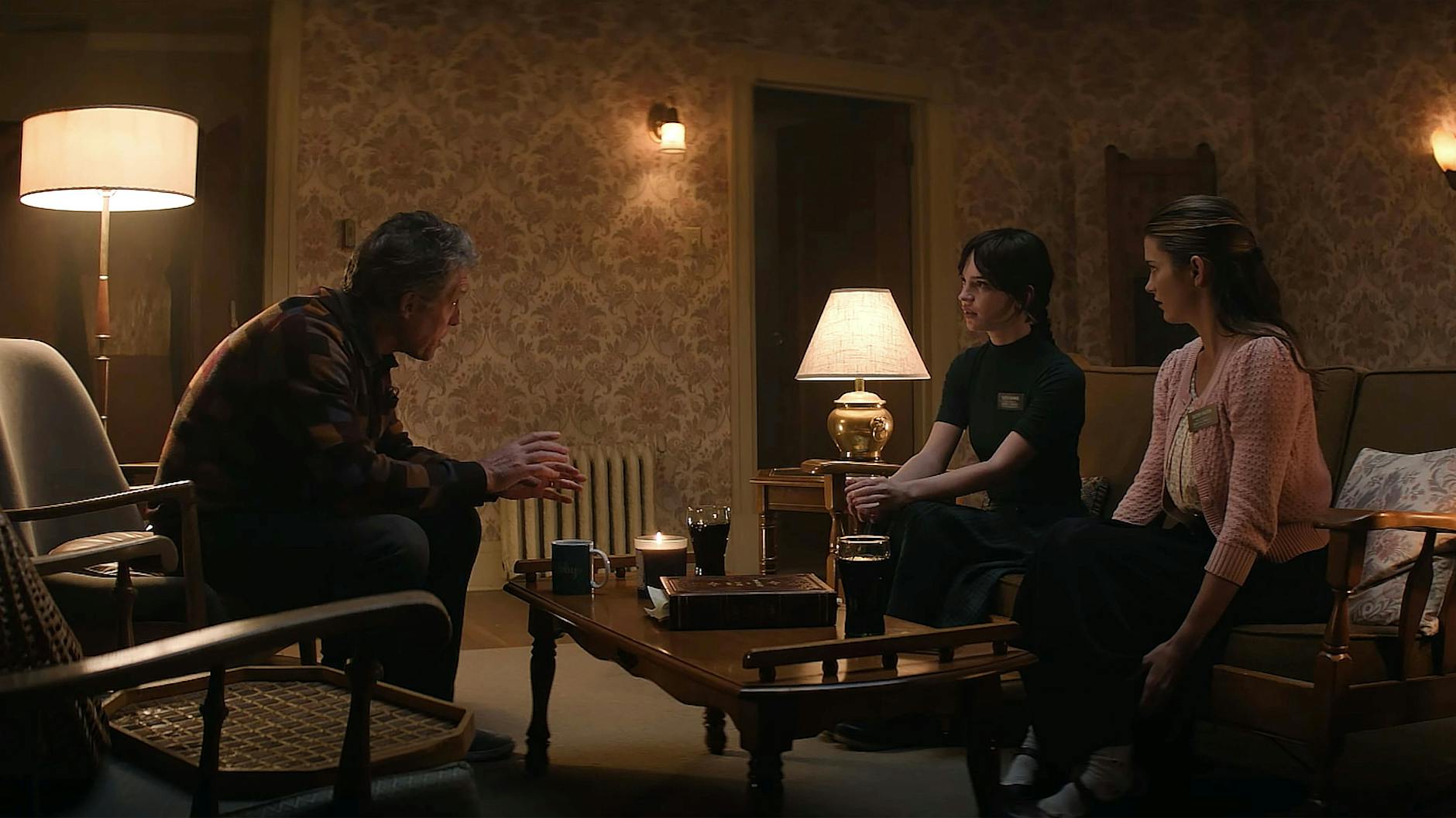 Hugh Grant in seiner Rolle als Mr. Reed im Horrorfilm „Heretic“.