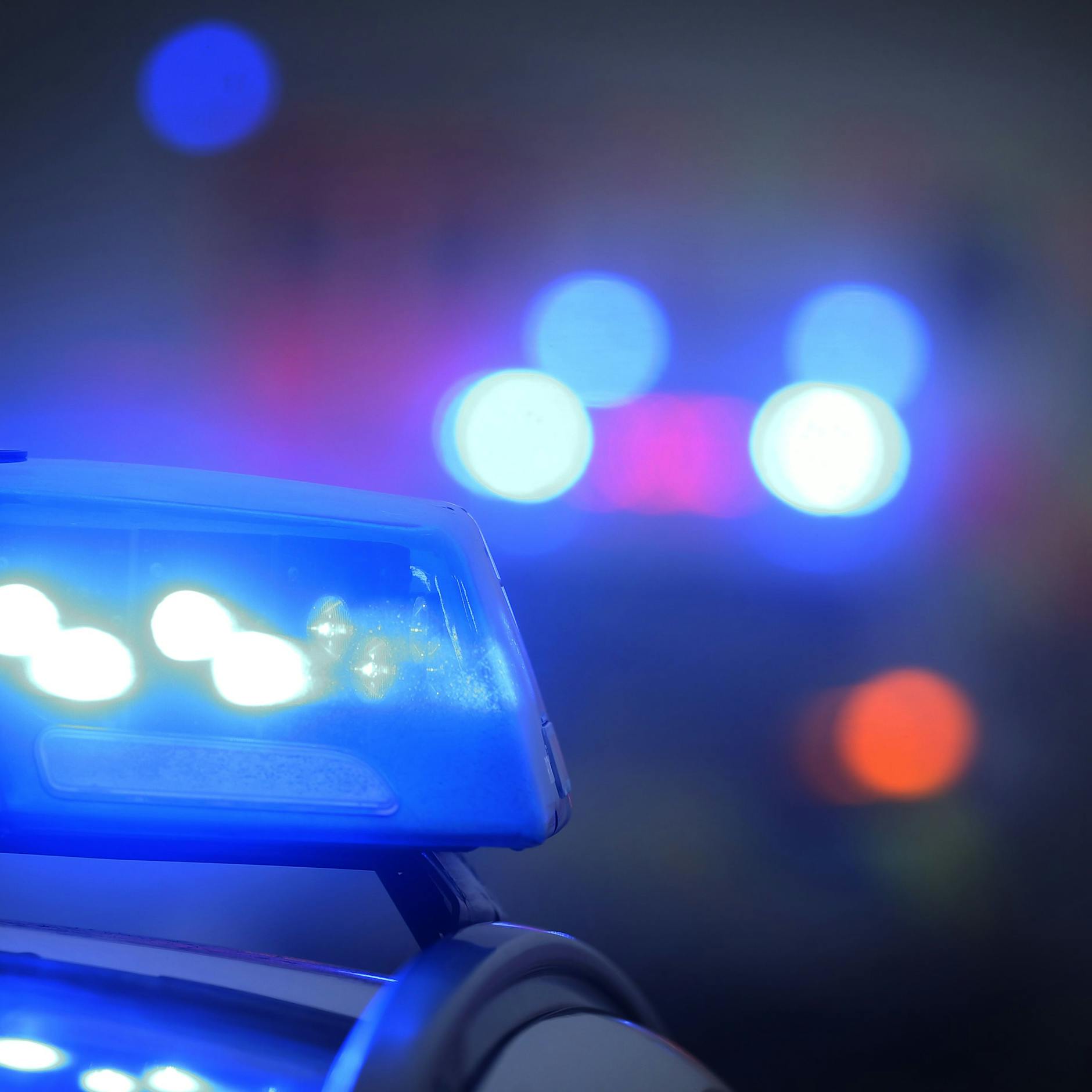 Polizei stoppt Autofahrer in Moabit – mit toter Frau auf dem Beifahrersitz!