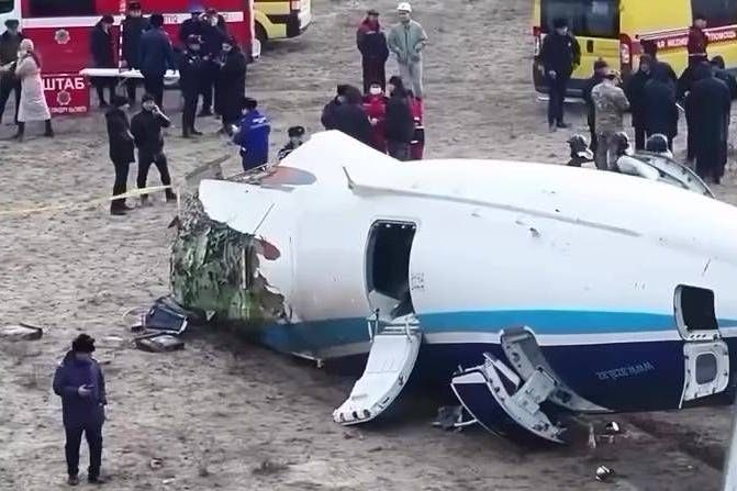 Ein Flugzeug der Azerbaijan Airlines ist in der Nähe der kasachischen Stadt Aktau abgestürzt.