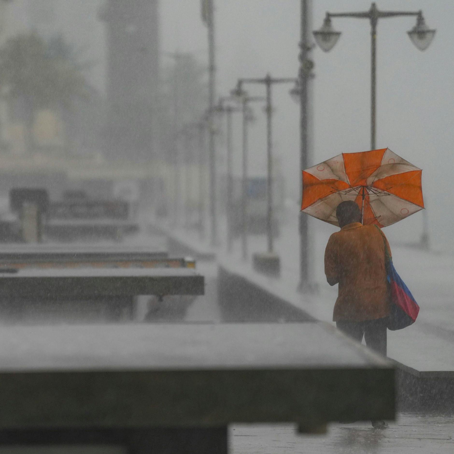 „Wildes Wetter“: Sturm und Schnee – wird Feuerwerk zu Silvester abgesagt?