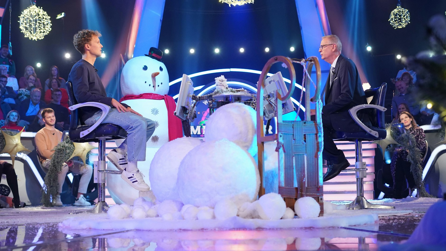 Jannik Kuhle und Günther Jauch im Studio bei „Wer wird Millionär?“