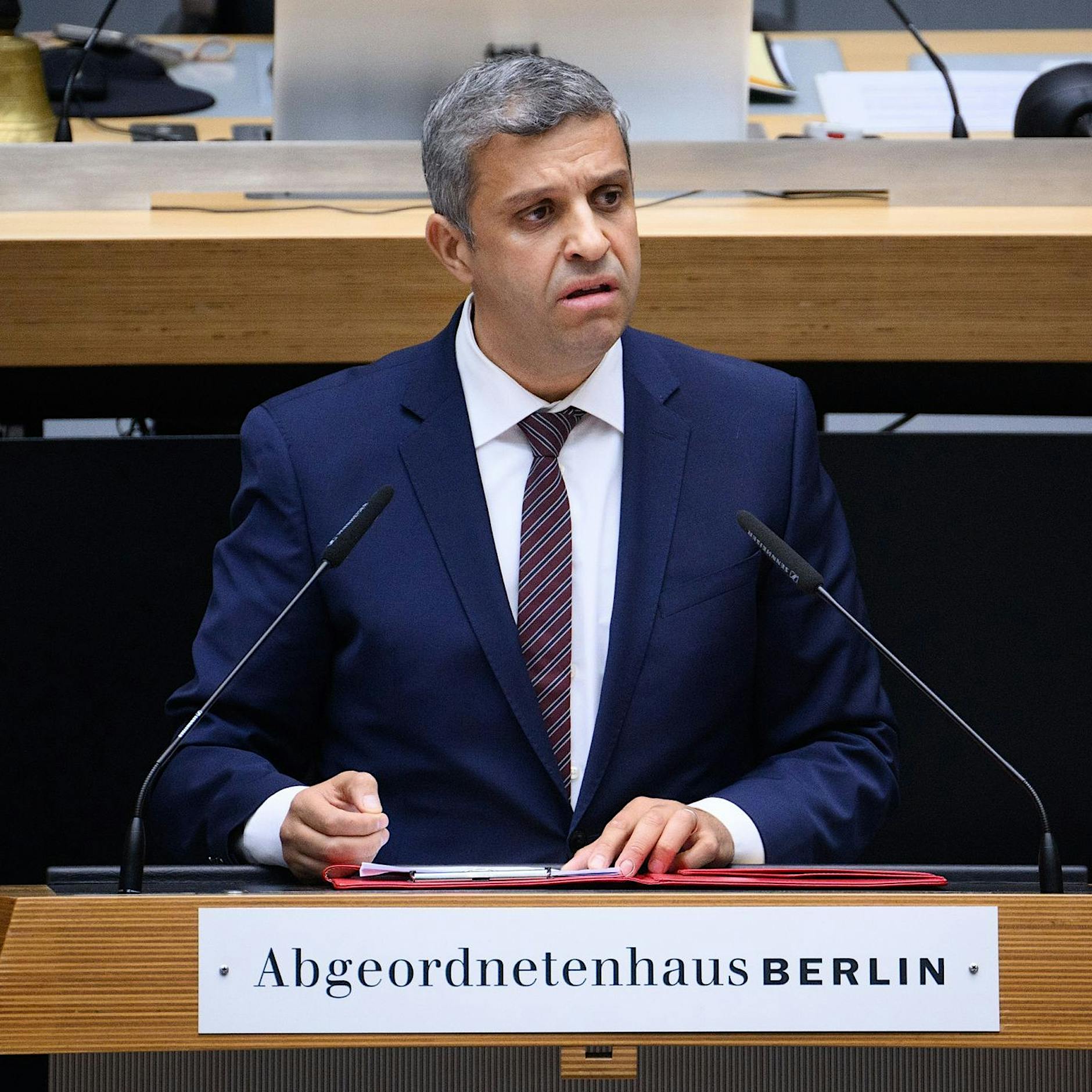 Berlins neue SPD-Vorsitzende sind Papiertiger: Saleh bleibt ungewählter Parteichef