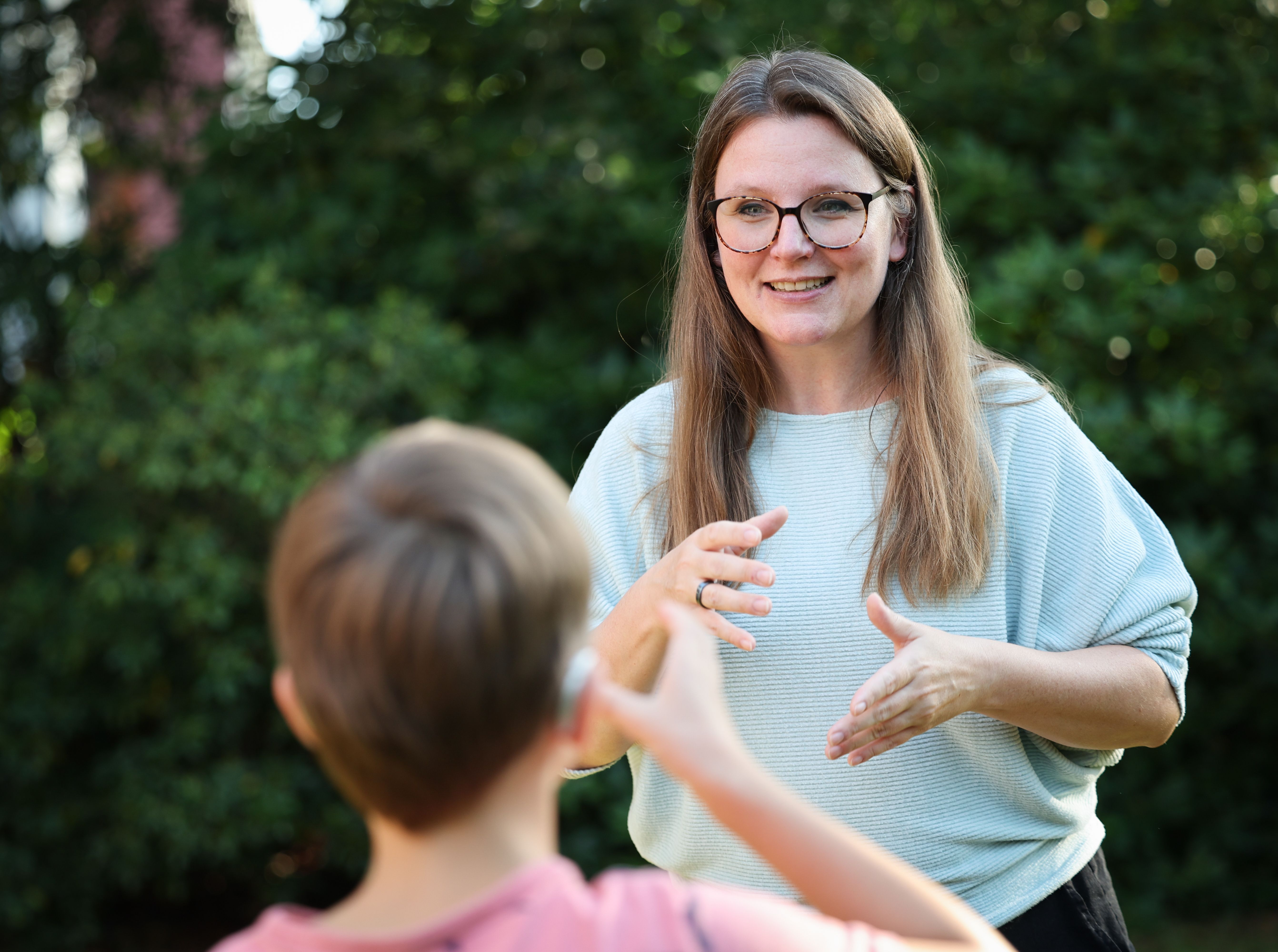 Gehörlose Kinder werden in unserer Gesellschaft benachteiligt – mit dramatischen Folgen