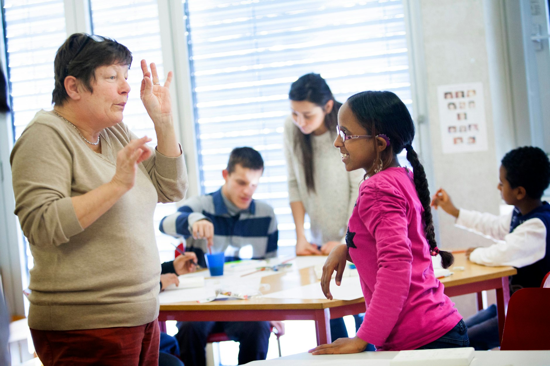 Spezialisierte Einrichtung für junge hörgeschädigte Menschen in der Schweiz