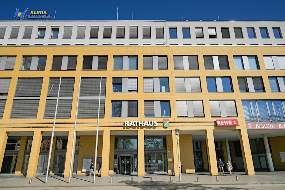 Das Bürgeramt Helle Mitte im Rathaus Marzahn-Hellersdorf bleibt wegen der Bundestagswahl für mehrere Wochen geschlossen.